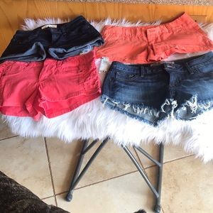 Lot of 4 shorts Guess, Bongo, Dittos, Mossimo